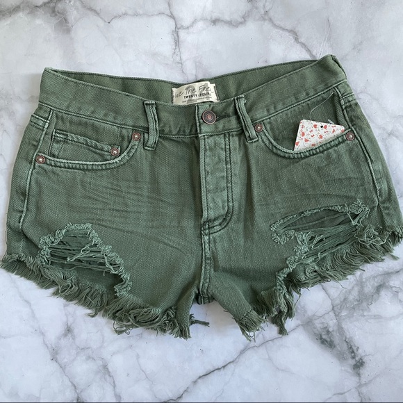 Free People Good Vibrations jean shorts Sage 24